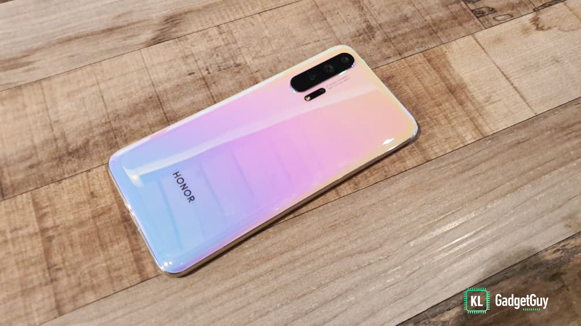 HONOR 20 Pro's new colour Icelandic Frost is now in ...
