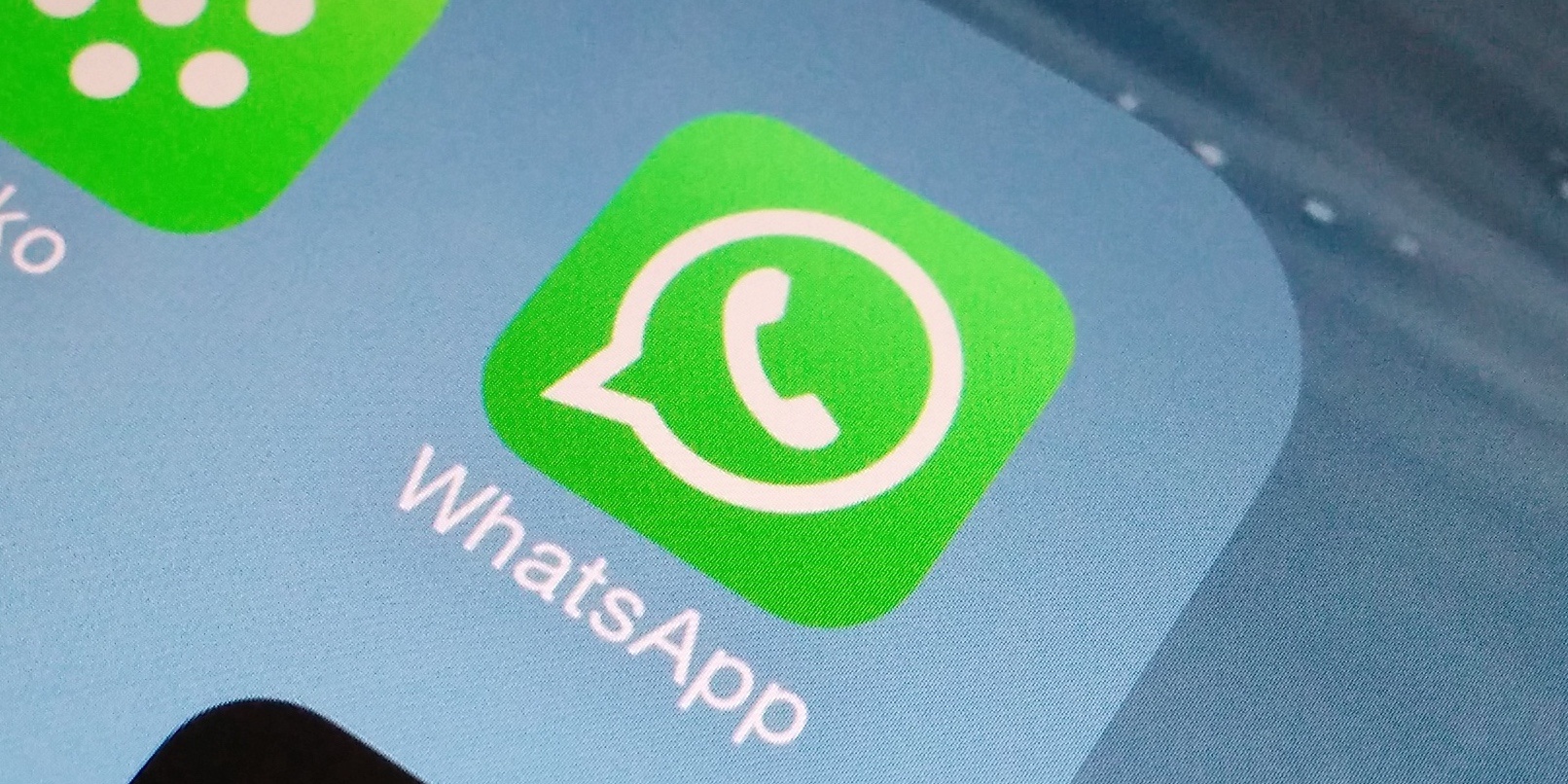WhatsApp will soon let you send uncompressed images thumbnail