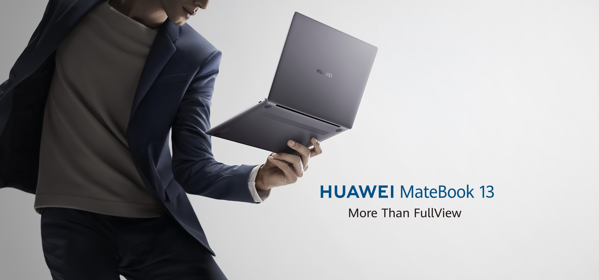 Huawei MateBook 13 man holding