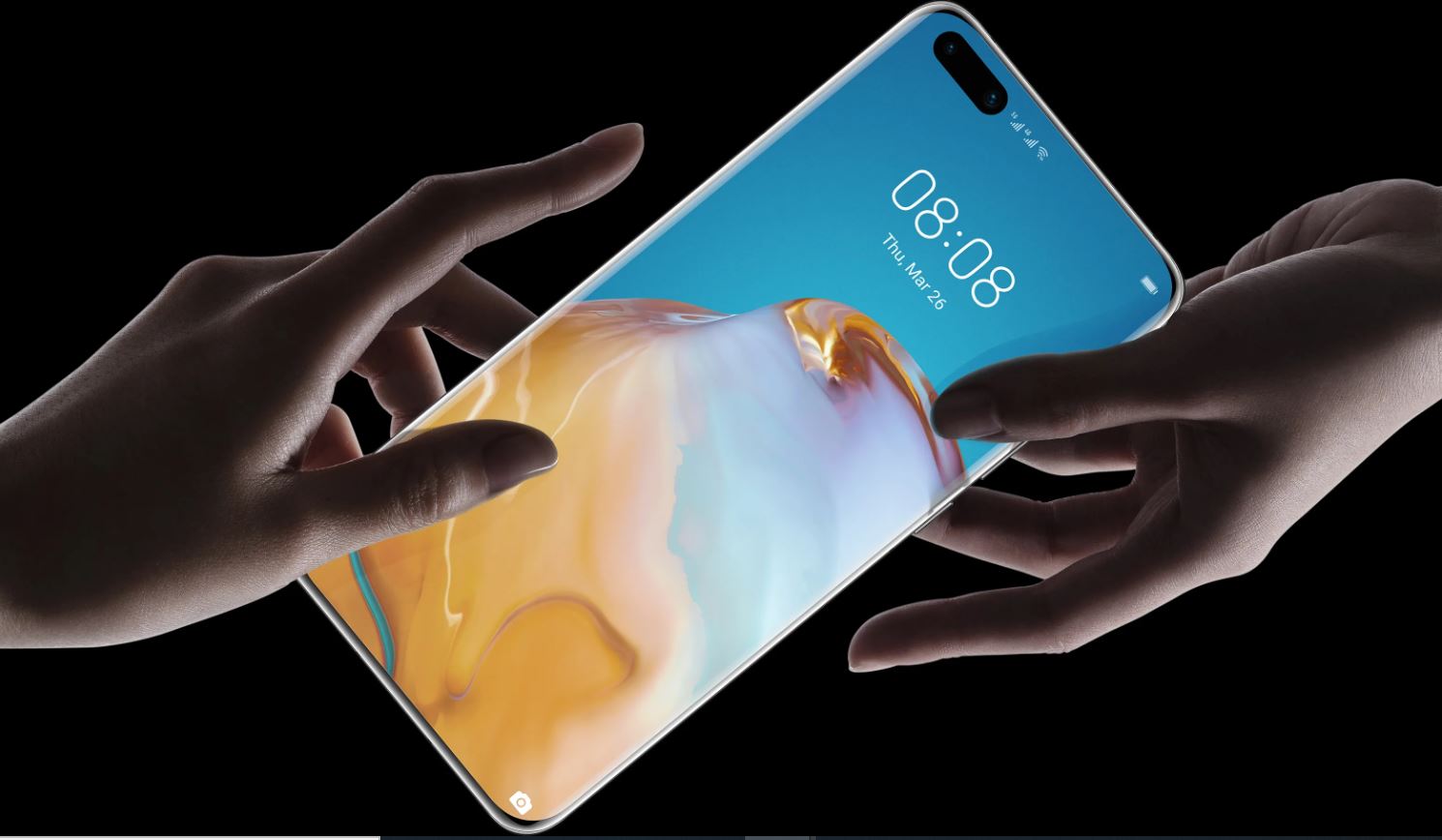 Huawei P40 Pro Plus screen hands holding