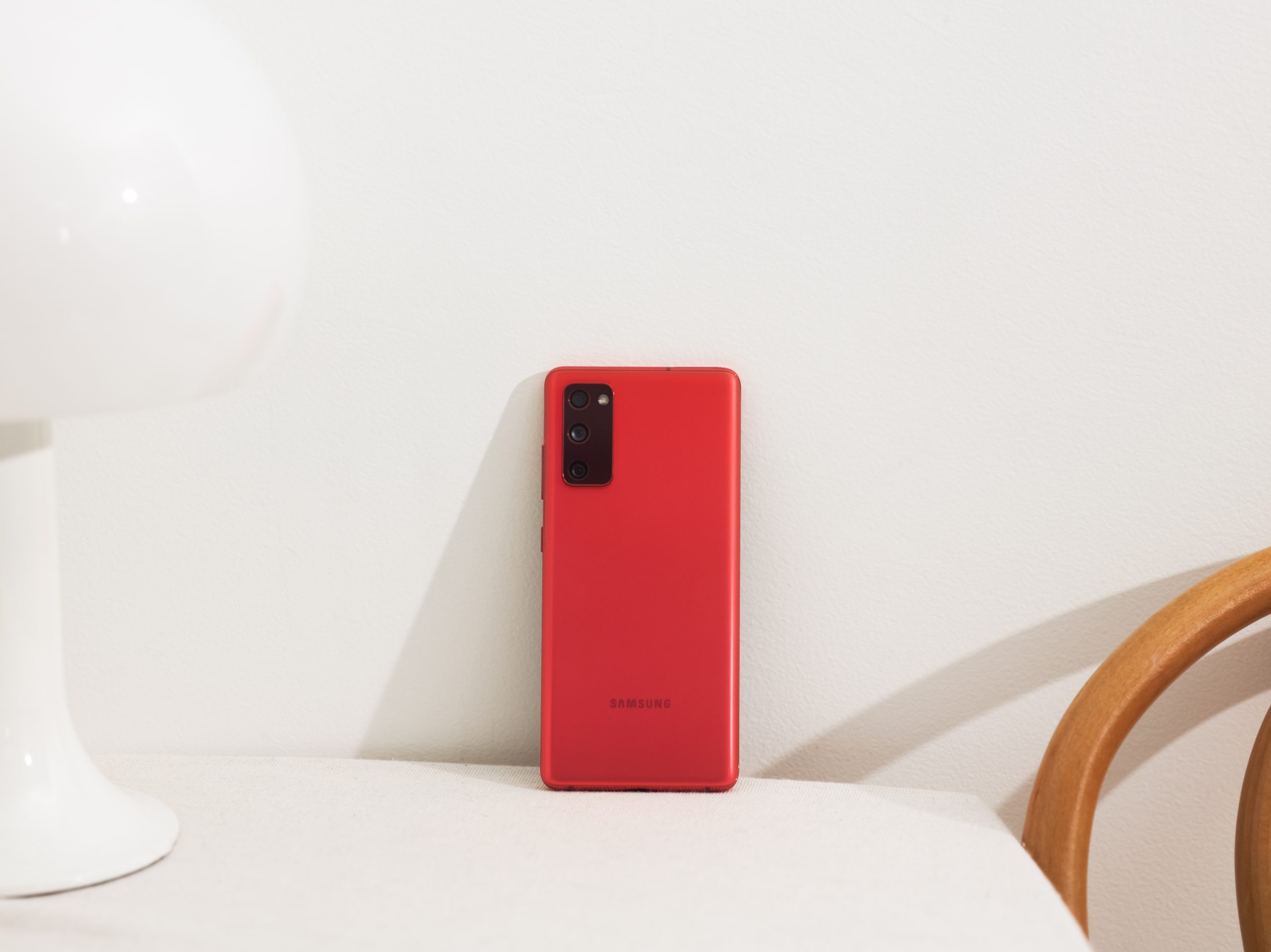 Samsung galaxy s20 fe red