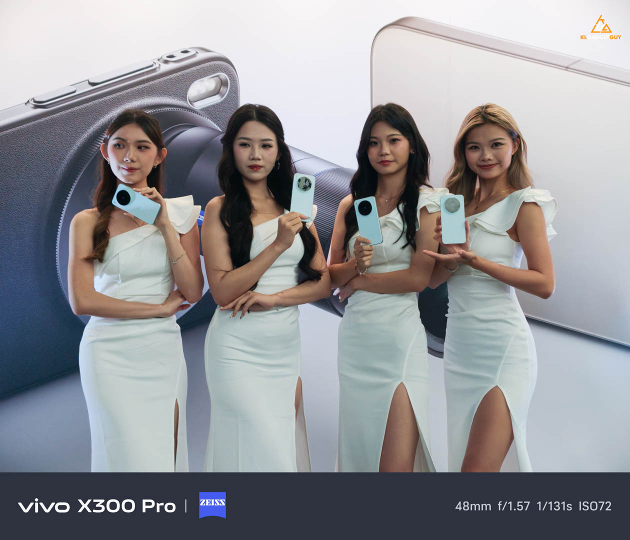 vivo Malaysia launches X300 series flagship camera phone from RM3899