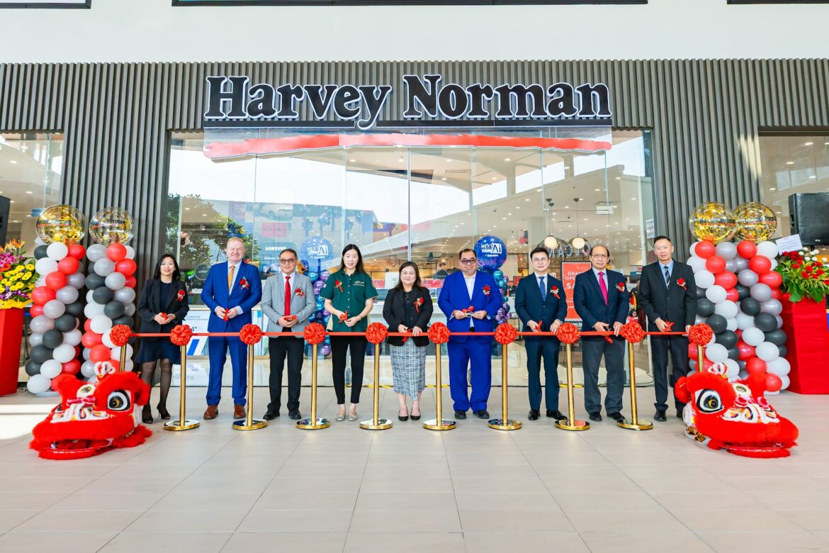 Harvey Norman management team at the Coalfields Retail Park grand opening in Sungai Buloh