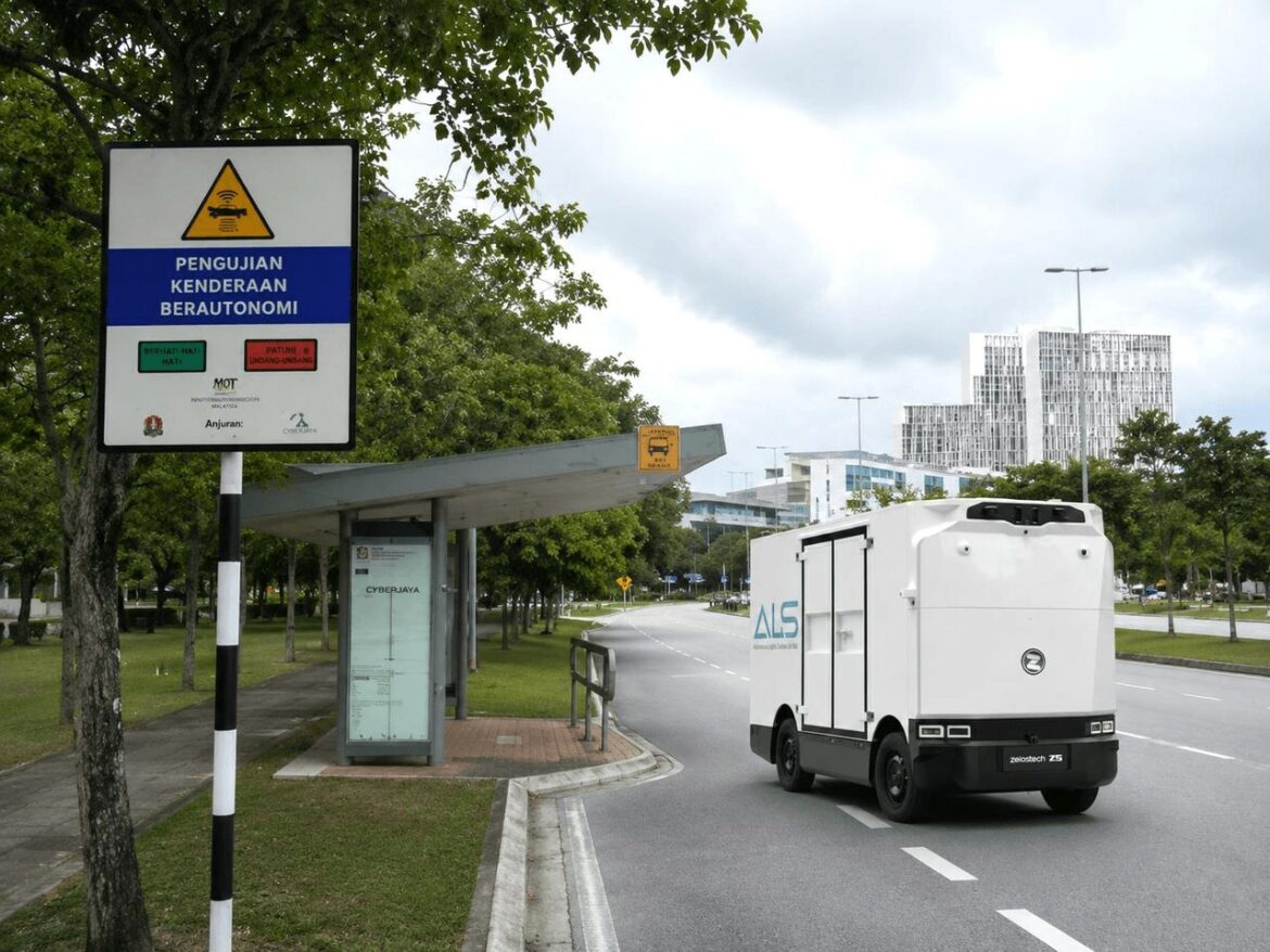 Zelostech and ALS Level 4 autonomous RoboVan in Cyberjaya