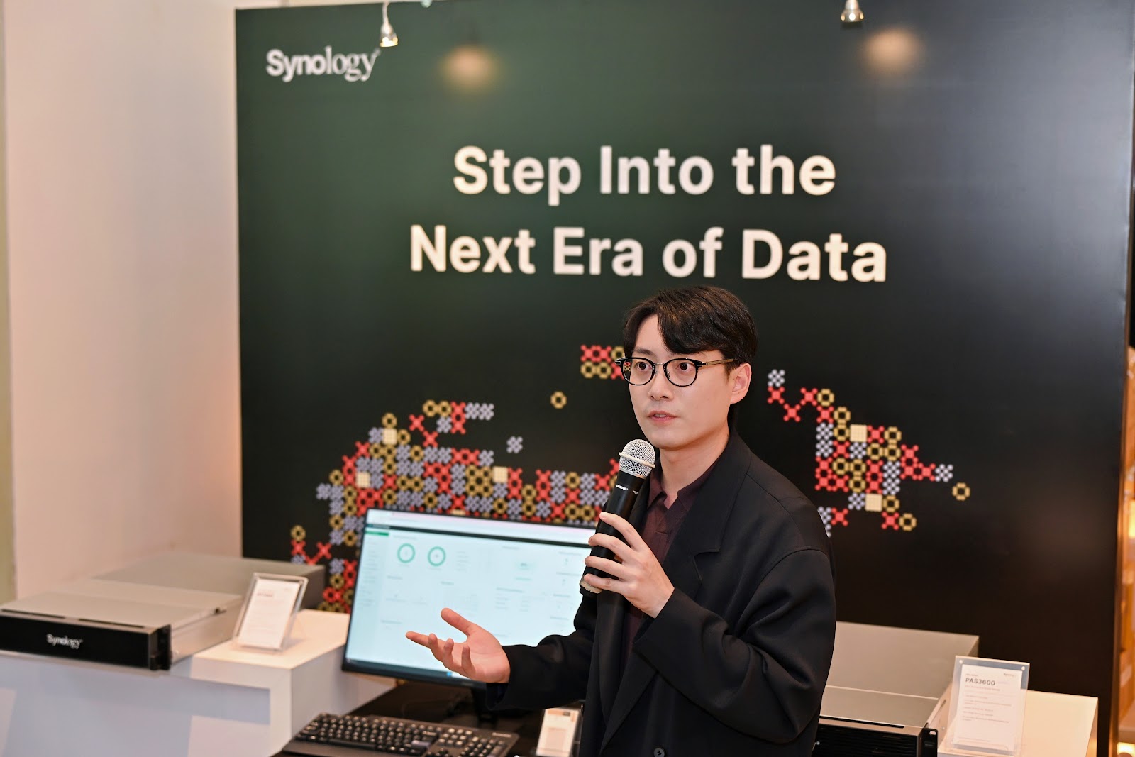 Tony Wu, Synology Solution Manager, demonstrating enterprise storage and data solutions at the Malaysia event